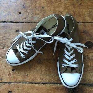 Converse All Star Low Top Olive Canvas Women’s Size 8